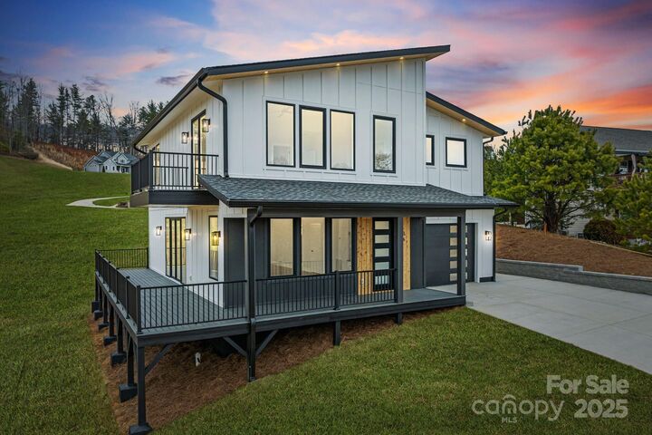 Property Photo:  16 Lawson Ridge Road  NC 28748 