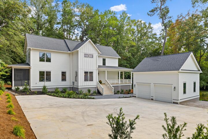 Property Photo:  215 Marion Avenue  SC 29483