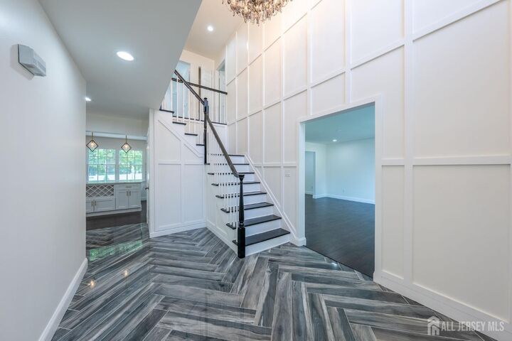 Property Photo:  41 Lynn Court  NJ 08902 