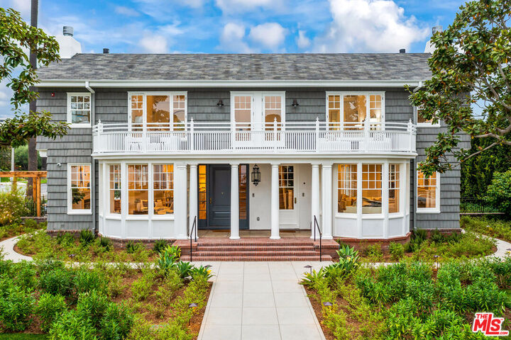 Property Photo:  401 Ocean Ave  CA 90402 