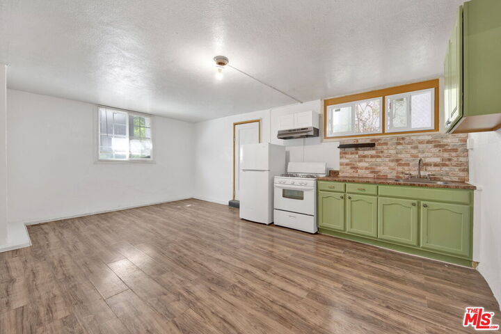 Property Photo:  225 E Garfield Ave  CA 91205 