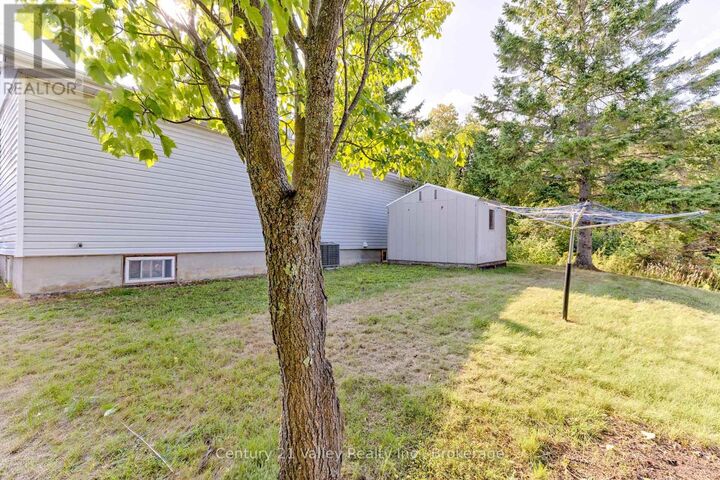Property Photo:  143 Alice Street  ON K0J 1T0 