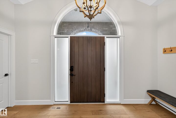 Property Photo:  525 Estate Drive  AB T8B 1M2 