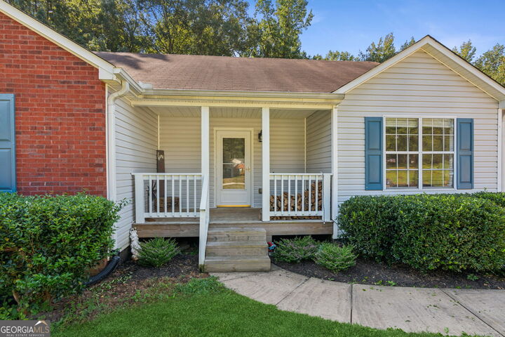 Property Photo:  115 Alcovy Circle  GA 30014 