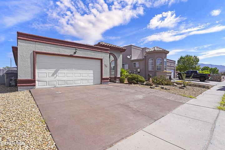 Property Photo:  721 Dakota River Avenue  TX 79932 