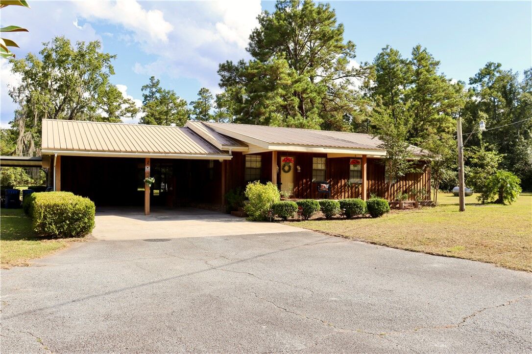 Property Photo:  220 Arthur Knowles Road  GA 31537 