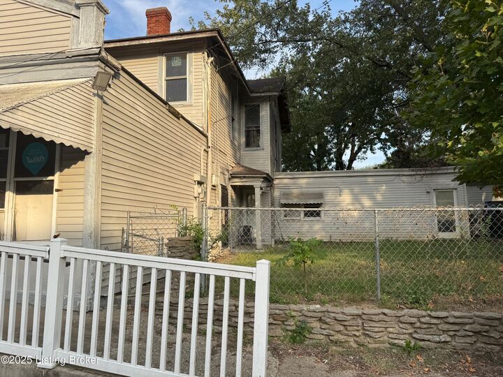 Property Photo:  631 N 25th St  KY 40212