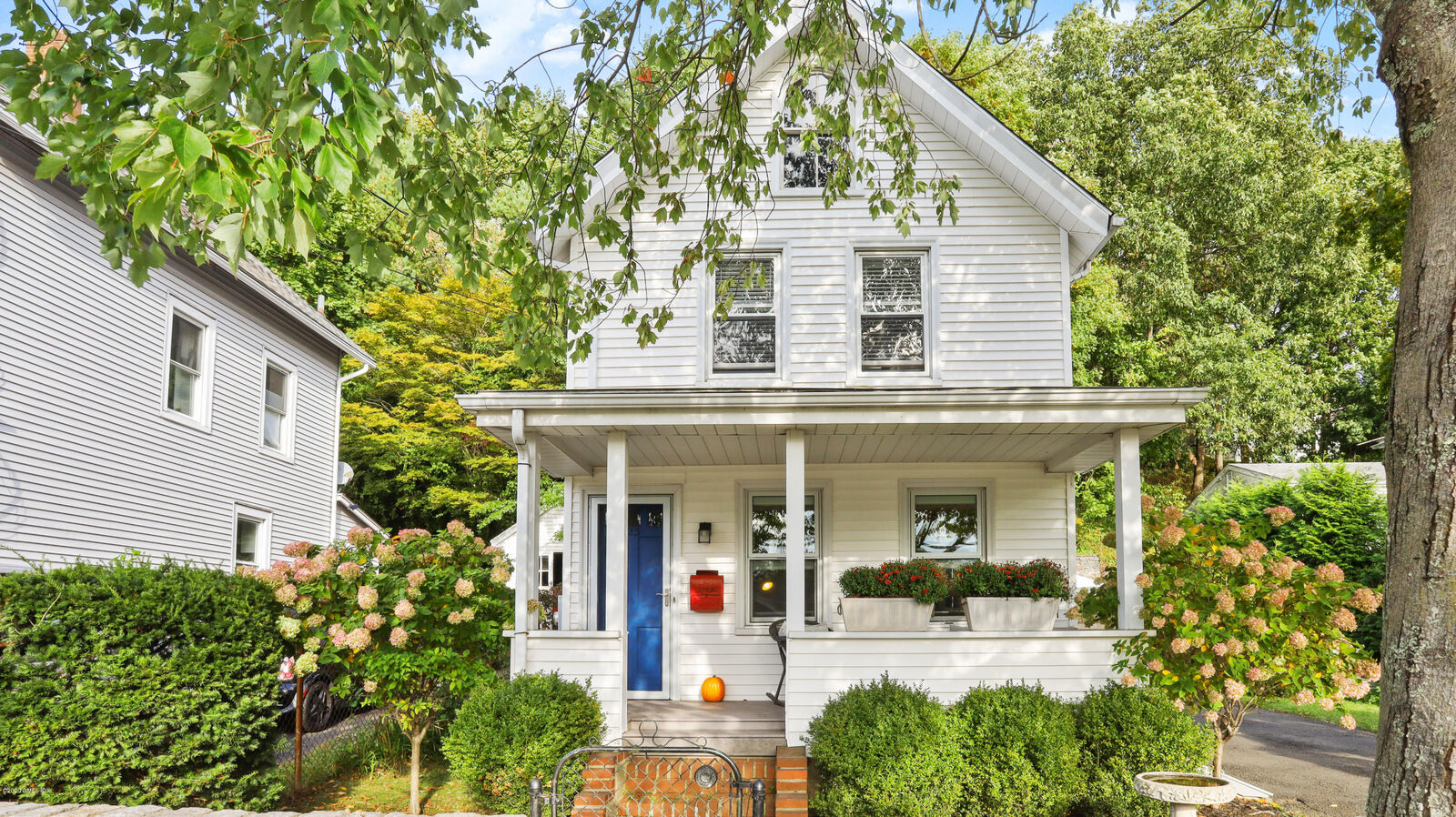 Property Photo:  23 Pemberwick Road  CT 06831 