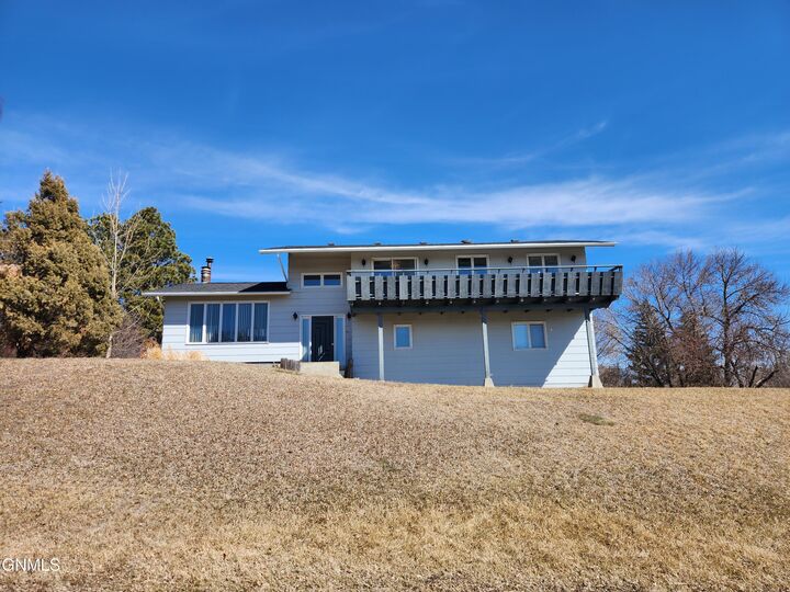 Property Photo:  306 5th Avenue  ND 58577 