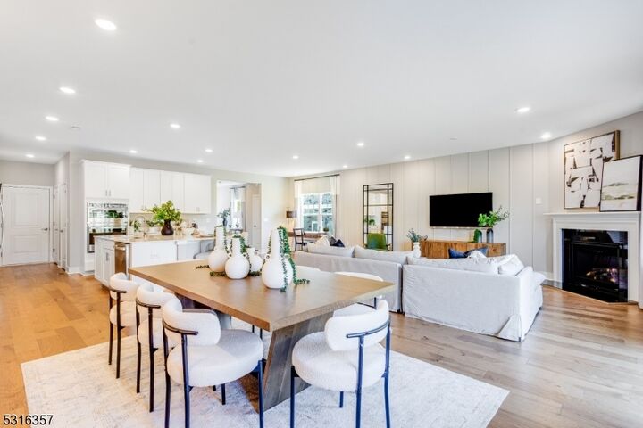 Property Photo:  23 Gladstone Ct  NJ 07981 