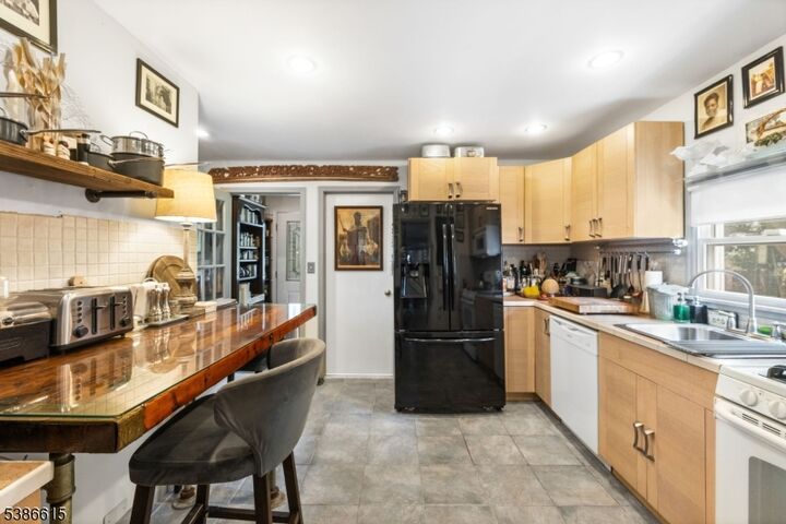 Property Photo:  125 Lafayette Pl  NJ 07060 