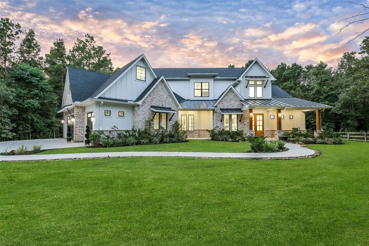 Property Photo: 13142 Royal Hill Court TX 77316