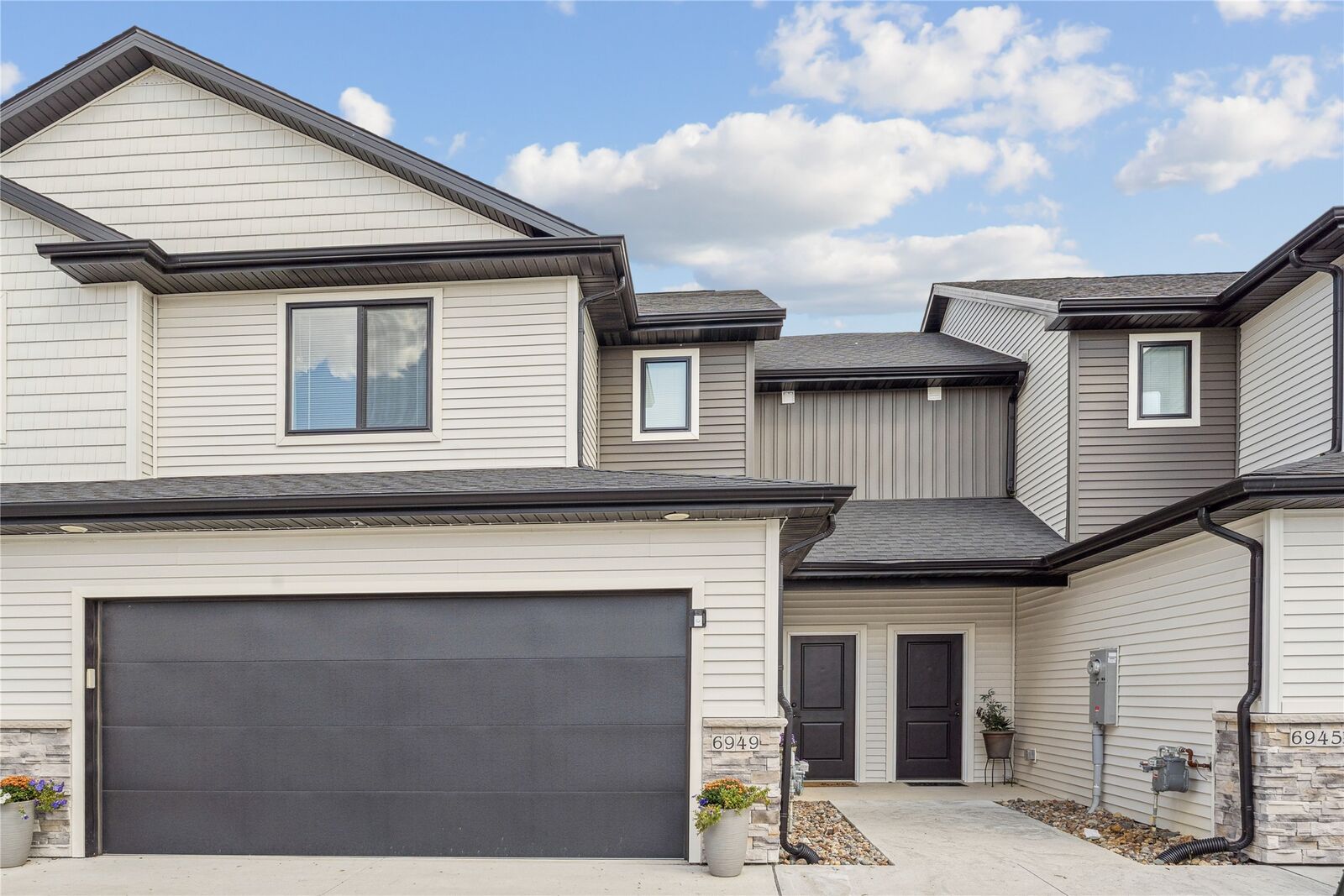 Property Photo:  6949 Holly Court  IA 50131 