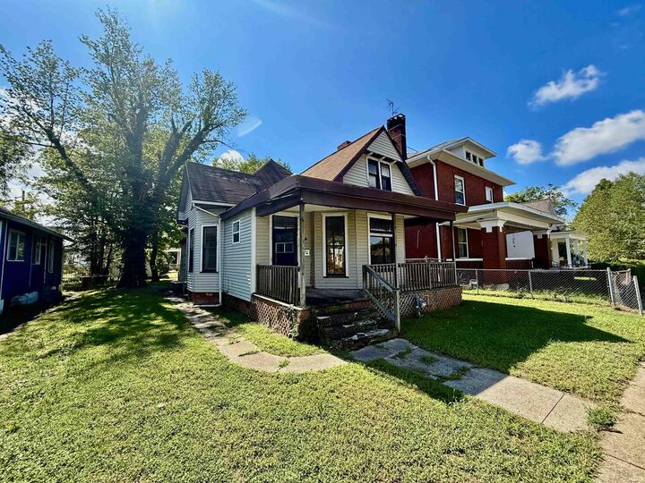 Property Photo:  717 E Blackford Avenue  IN 47713-2210 