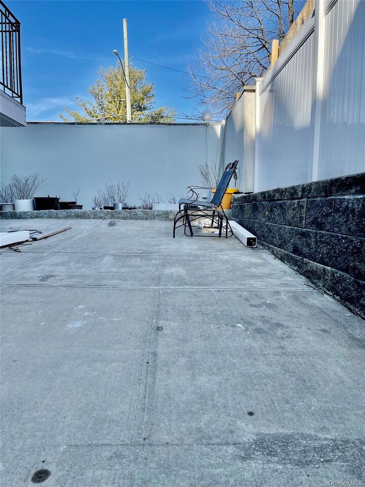 Property Photo:  1 Samantha Way 1B  NY 10465 