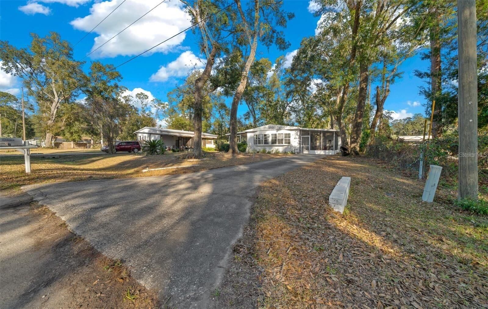 Property Photo: 2445 SE 174th Court FL 34488