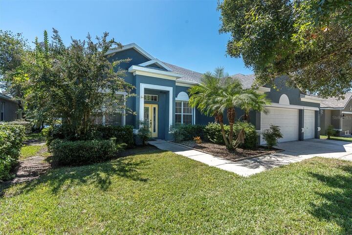 Property Photo:  12813 Cattail Shore Lane  FL 33579 