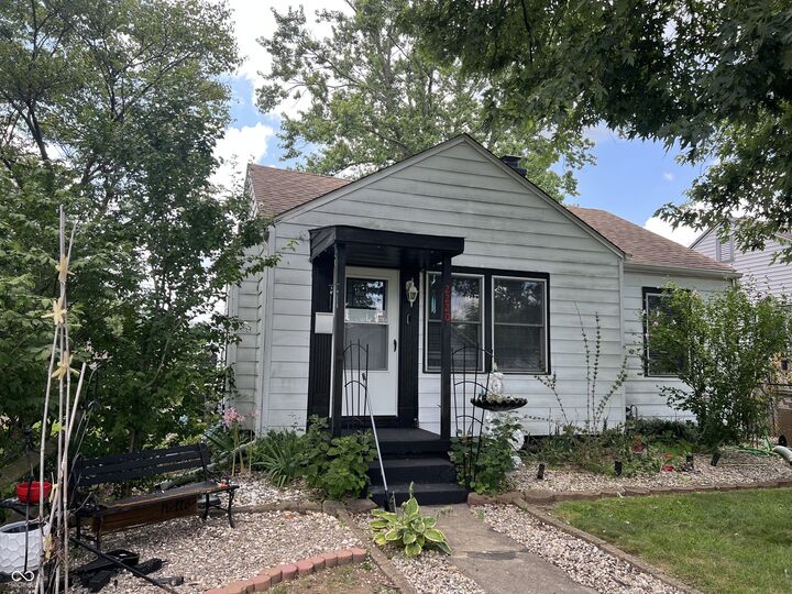 Property Photo:  2220 Union Street  IN 47201 