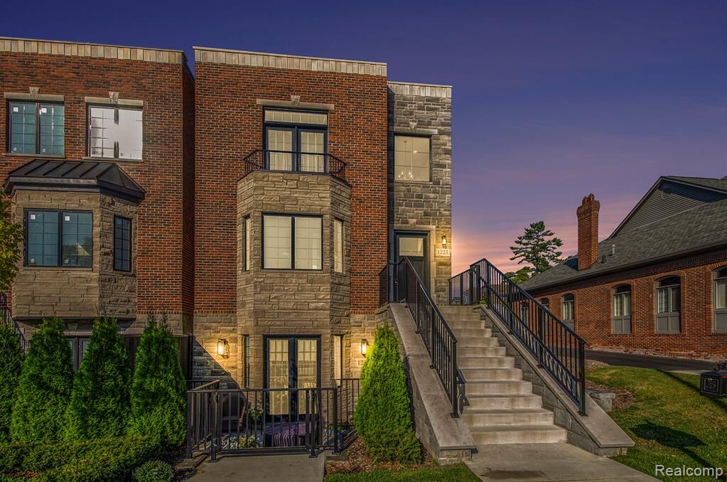 Property Photo:  1223 N Main Street  MI 48307 1119