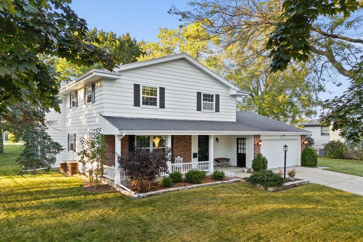 1027 Fairview Dr  Port Washington WI 53074 photo