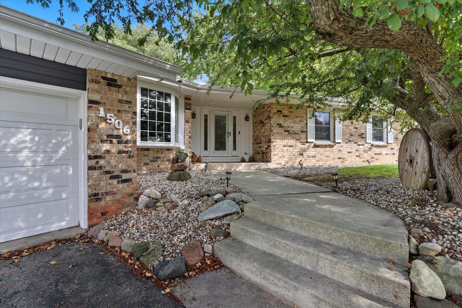 Property Photo:  1506 River Highlands Dr  WI 53066 
