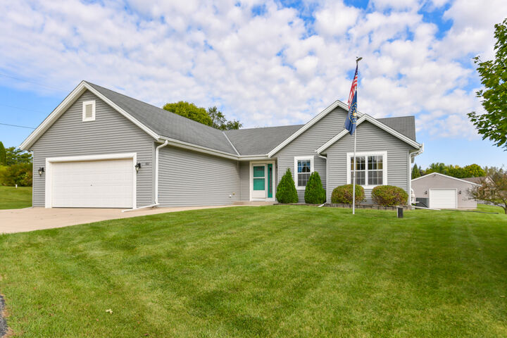 Property Photo:  862 Decorah Rd  WI 53095 
