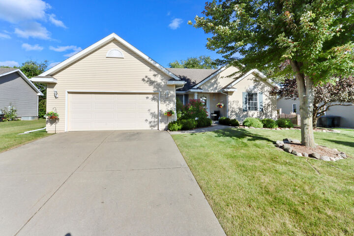 737 N Joshua Ln  Lake Geneva WI 53147 photo