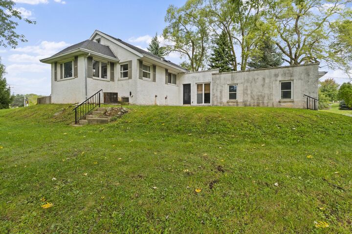 4063 E Oakwood Rd  Oak Creek WI 53154 photo