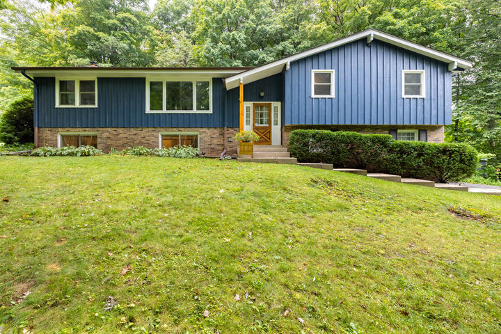 107 Parkway Dr  Slinger WI 53086 photo