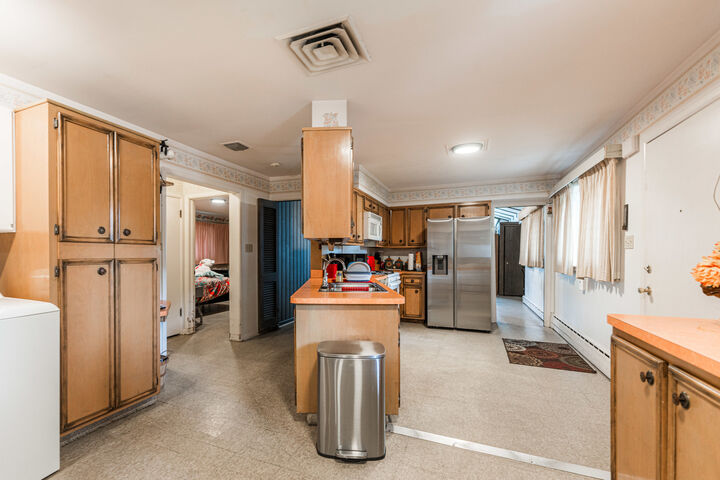 Property Photo:  1543 W Downer Place  IL 60506 