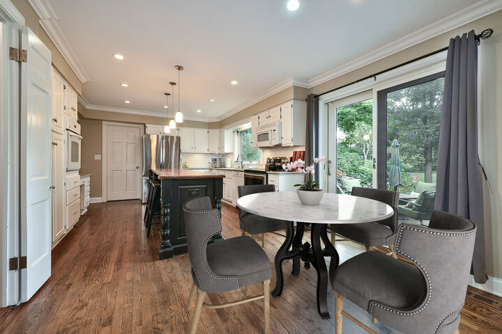 Property Photo:  544 Rob Roy Court  IL 60067 