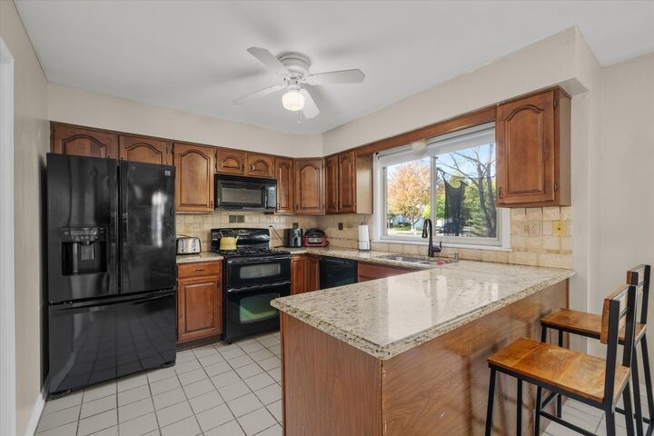 Property Photo: 2780 Carriage Way IL 60504