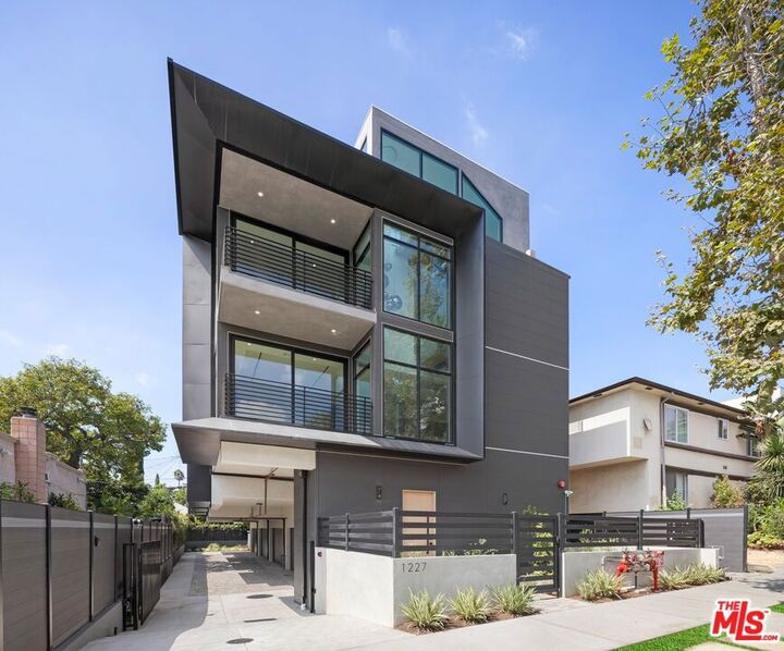 1227 N Formosa Avenue 2  Los Angeles CA 90046 photo