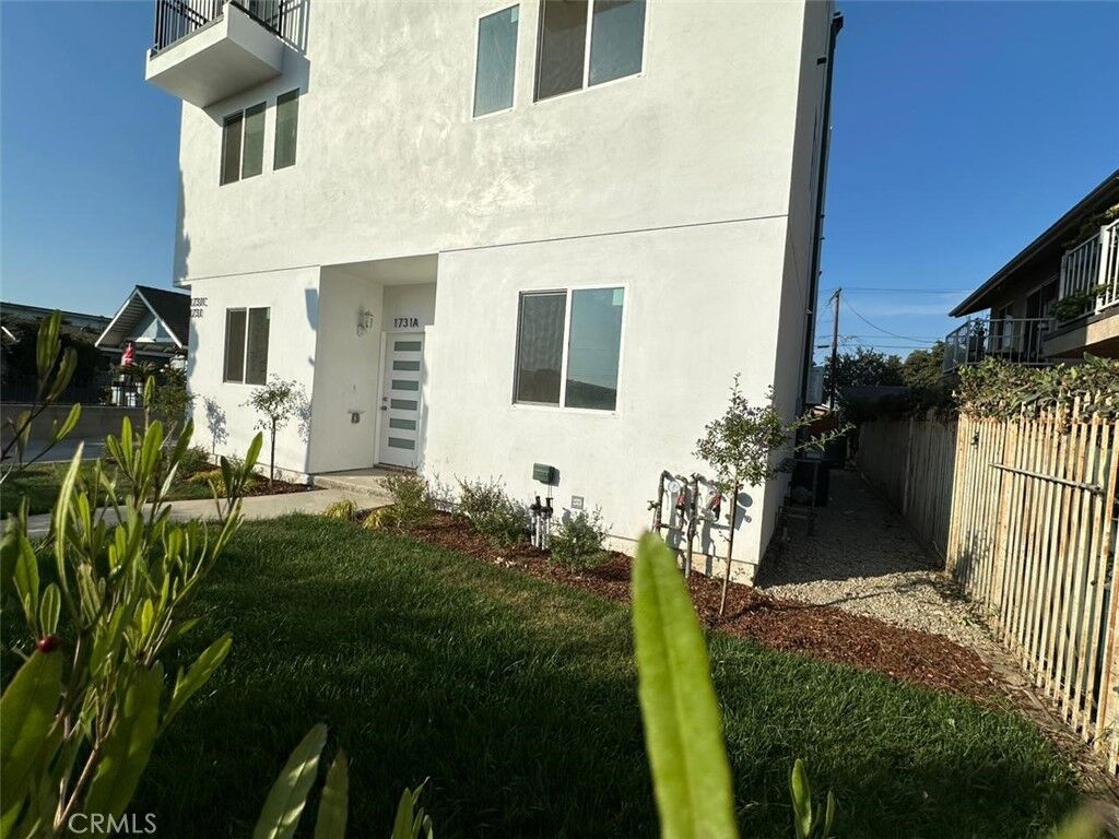 Property Photo:  1731 1731 E 69th  CA 90001 
