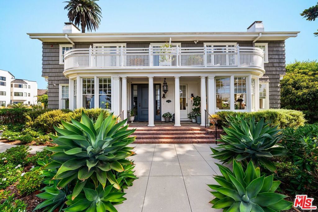 Property Photo:  401 Ocean Avenue 2  CA 90402