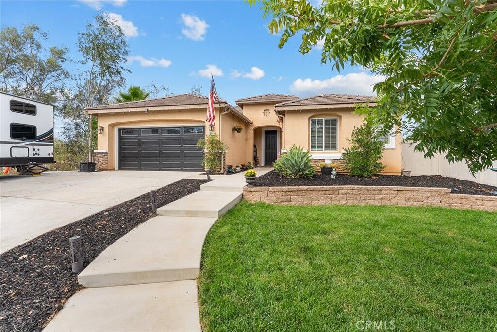 Property Photo: 12968 Scenic View Court CA 92399