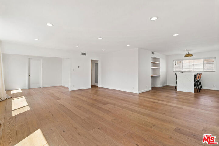 1525 N Hayworth Avenue 302  Los Angeles CA 90046 photo