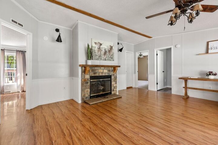 Property Photo:  203 Edgewood St  WV 24918 