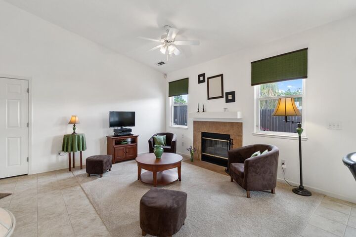 702 Pleasant Valley Drive  Ione CA 95640 photo