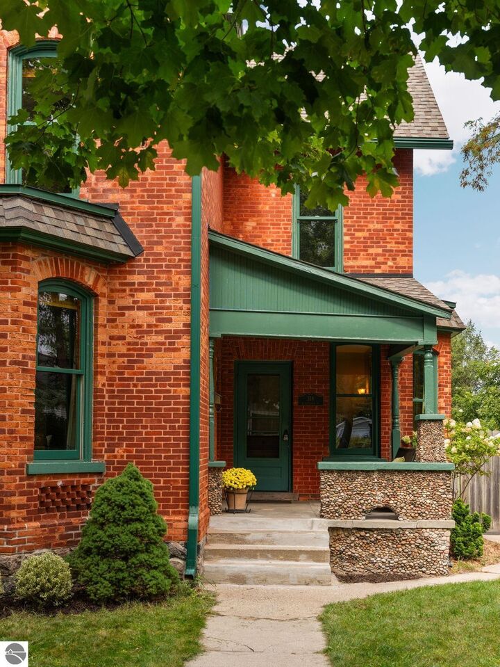Property Photo: 318 W Fifteenth Street MI 49684