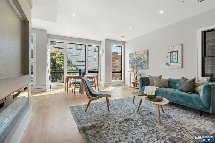 Property Photo:  617 Palisade Avenue 2  NJ 07307 