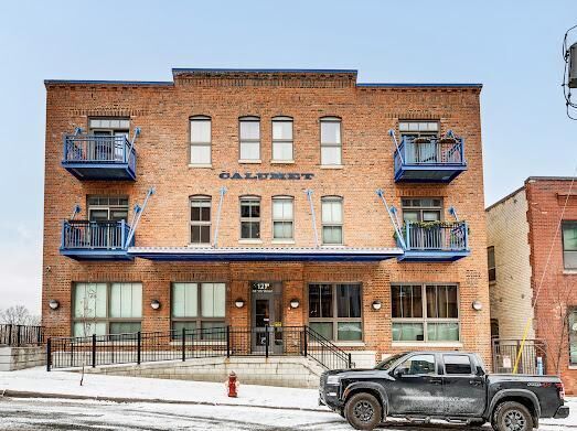 127 5th Street NE G08  Minneapolis MN 55413 photo