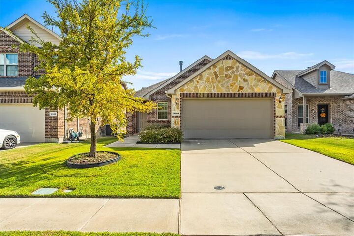 Property Photo: 9909 Timberwolf TX 75071