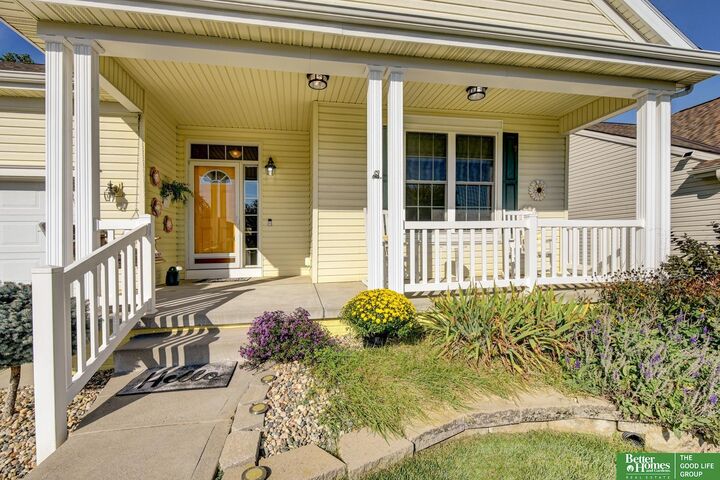Property Photo:  7712 N 107 Street  NE 68122 