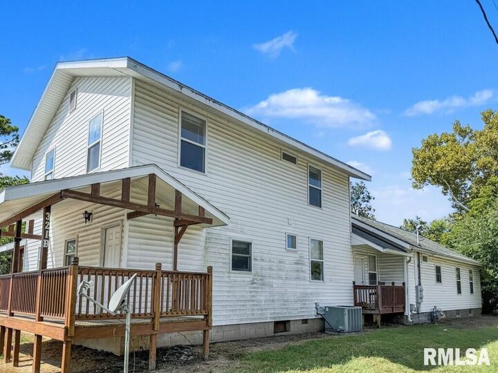 Property Photo:  319/321 E College Street  IL 62901 