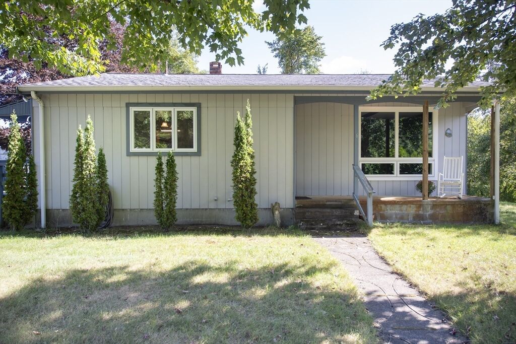 Property Photo:  6 Meadowbrook Ln  MA 02739 