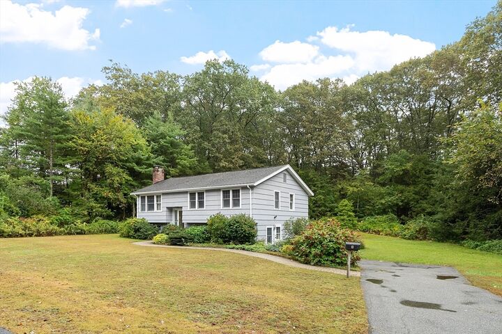 Property Photo:  4 Longmeadow Rd  MA 01824