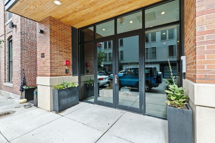 Property Photo:  340 W 2nd St Ph23  MA 02127 