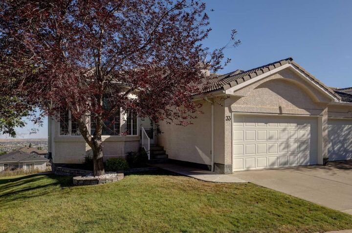 33 Hampstead Green NW  Calgary AB T3A 6H1 photo