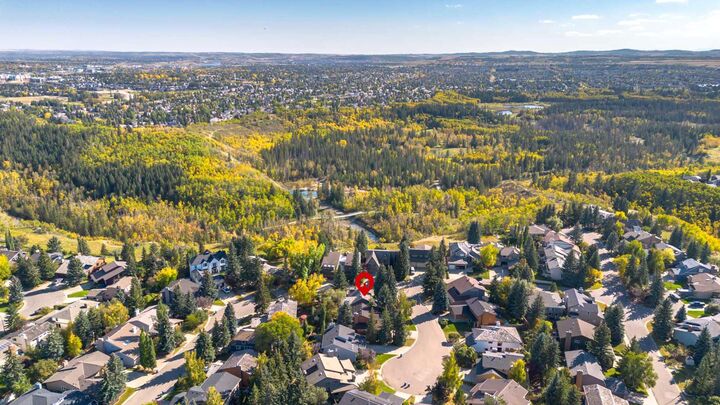 4 Wood Willow Place SW  Calgary AB T2W 4H5 photo